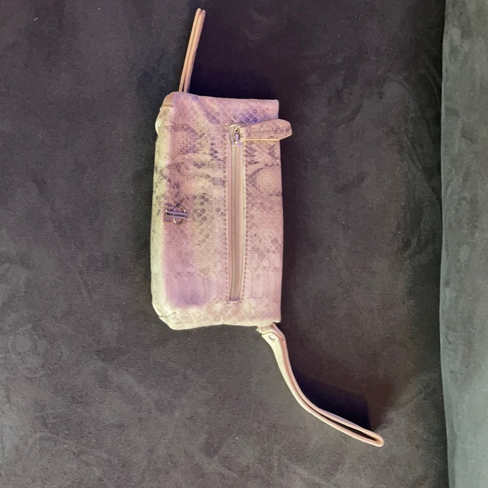 Jennifer Lopez Wristlet White/ Gray